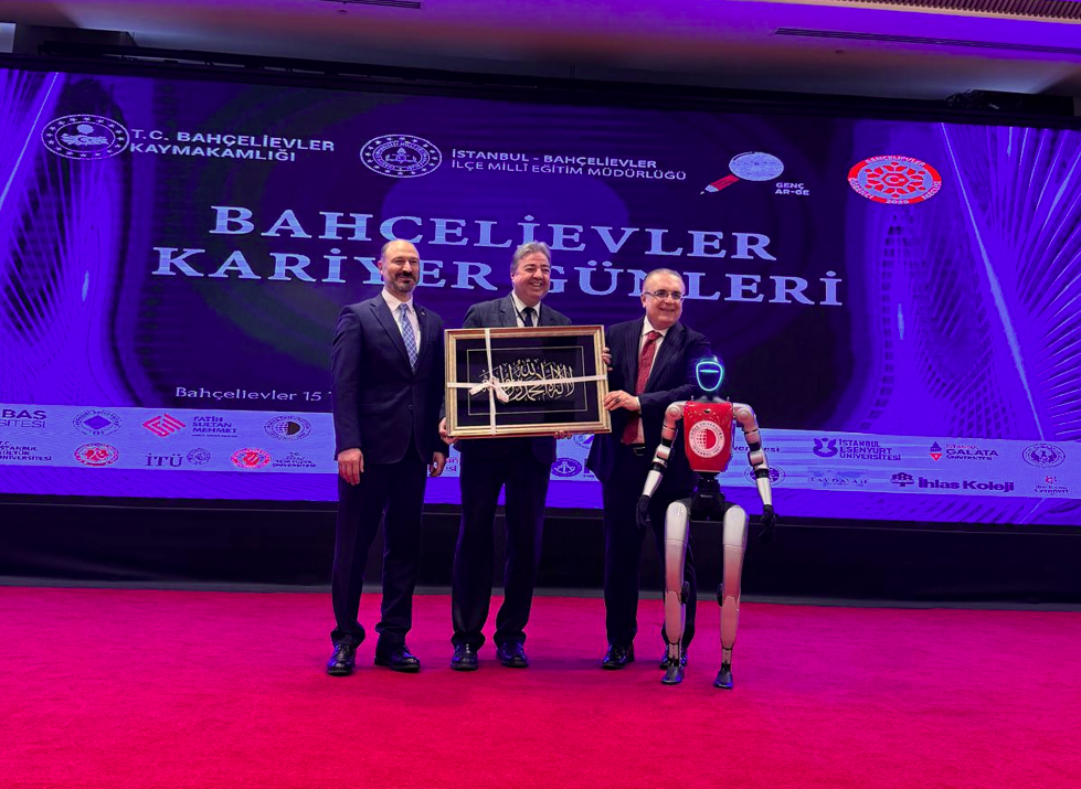 Doğuş Üniversitesi, Bahçelievler Kariyer Günleri’nde Geleceğin Teknolojilerine Işık Tuttu